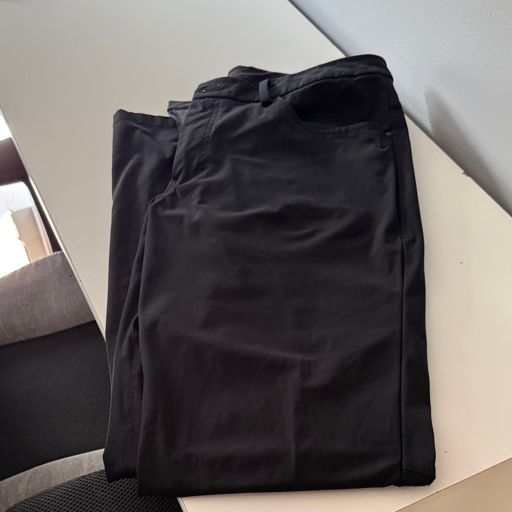 Men’s Lululemon athletic pants size 36